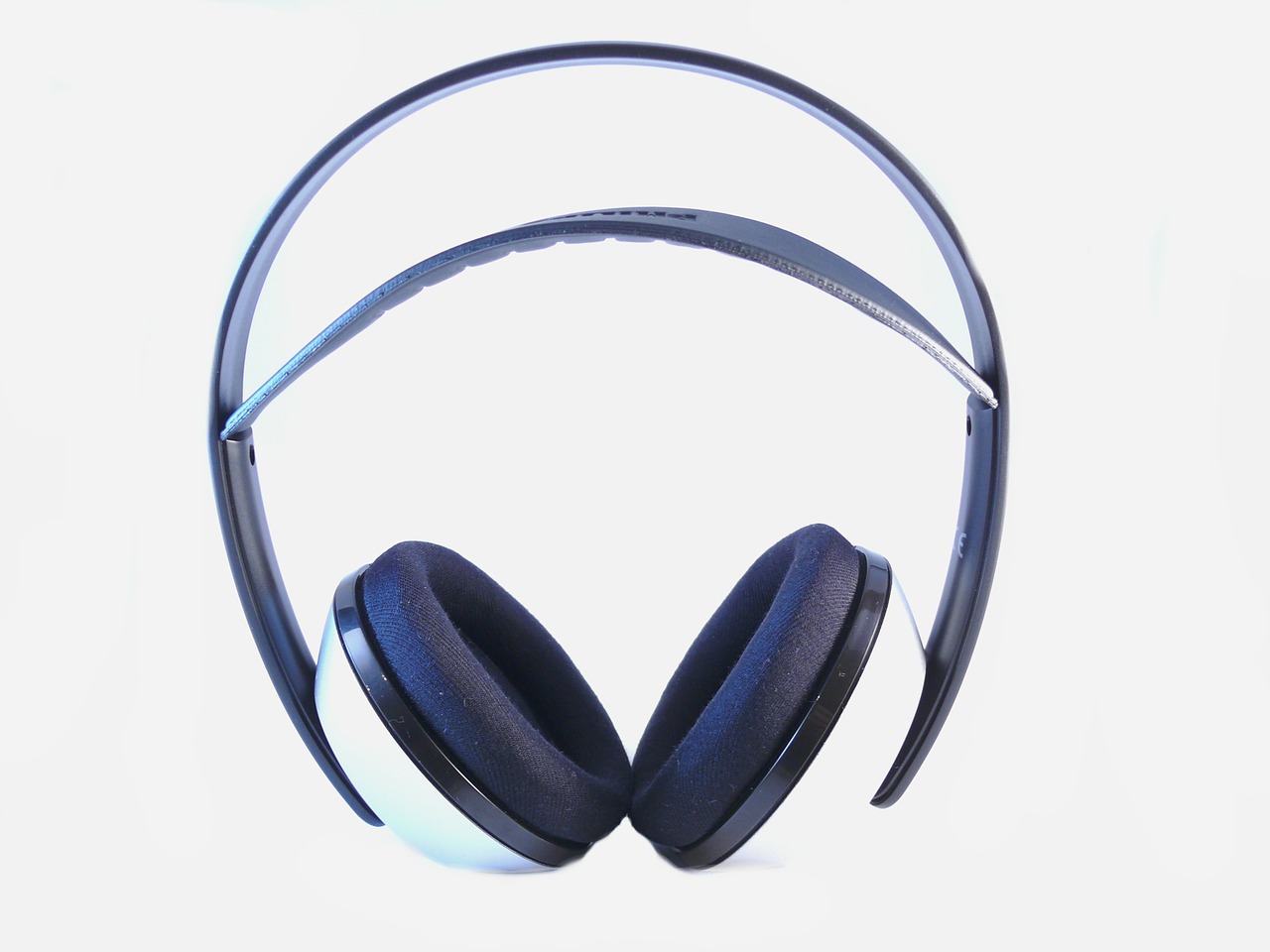 headphones 15600 1280 - Wardeeq news