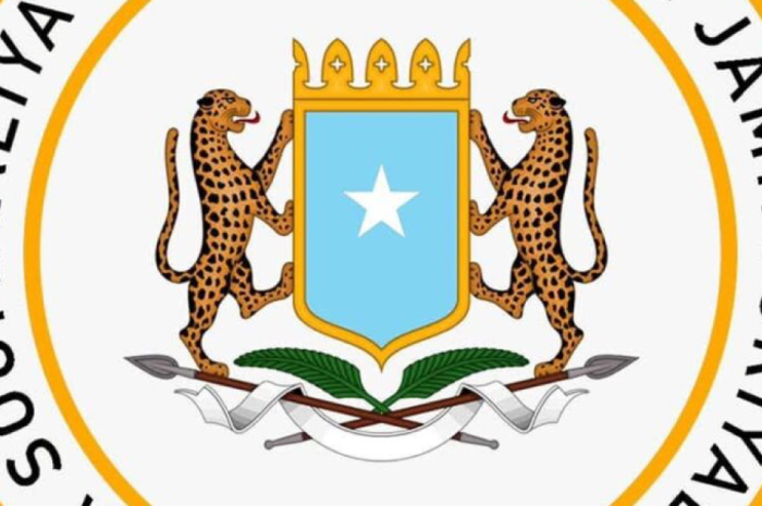 Madaxweyne Xasan Sheekh oo xilka lataliyenini ka qaaday Maxamaed Xasan Ibraahim(Qoone)