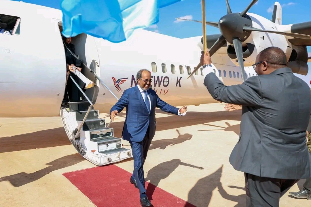 MADAXWEYNE XASAN SHEEKH OO SI DIIRAN LOOGU SOO DHAWEEYEY MAGAALADA LAASCAANOOD EE XARUNTA DOWLAD-GOBOLEEDKA WAQOOYI BARI