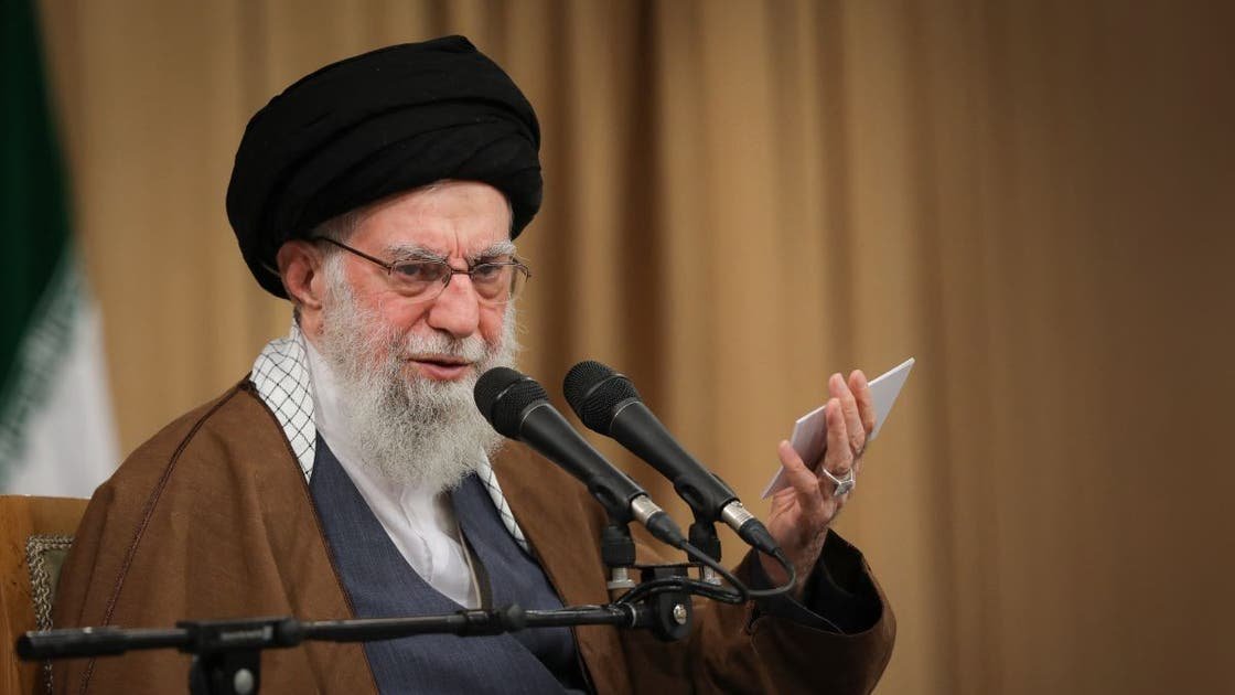 Khamenei oo ku adkeysanaya “in uusan dib u laaban doonin” dibadbaxyada ka socda Iiraan