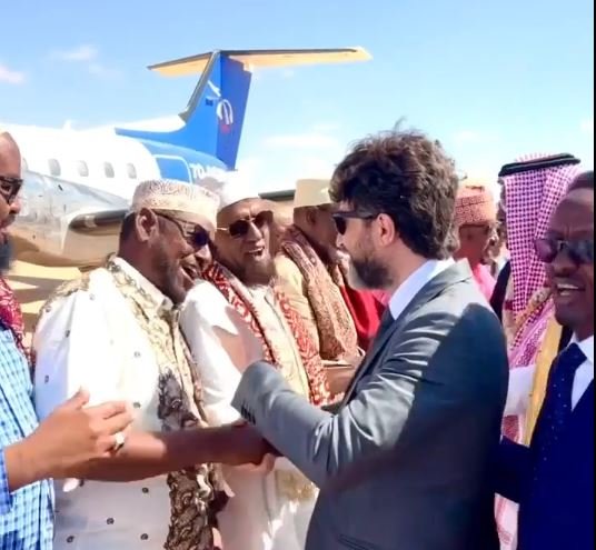 Maamulka Waqooyi Bari oo gaaray Laascaanood safiirro ka qaybgalaya caleemosaarka