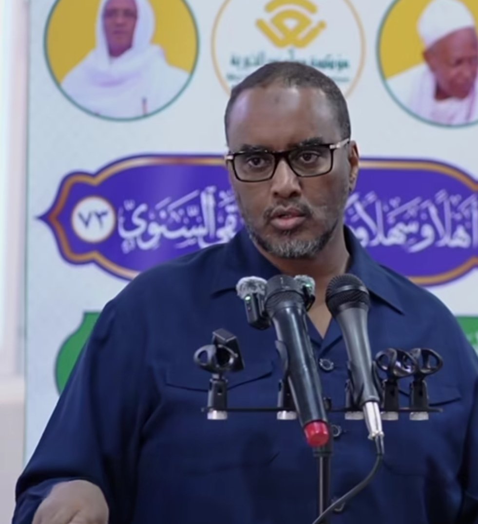 Fahad Yaasiin oo kaftan dhaliil xambaarsan ku duray “Khaliifka”