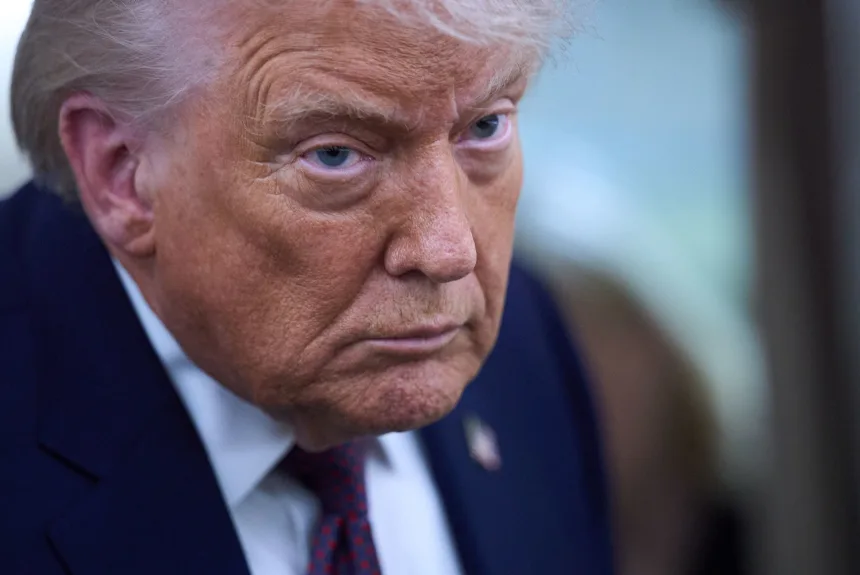 Trump oo ammaanay ciidamada Ingiriiska ka dib markii uu caro ka muujiyay hadallo uu ku dhaleeceeyay doorka NATO ee Afgaanistaan