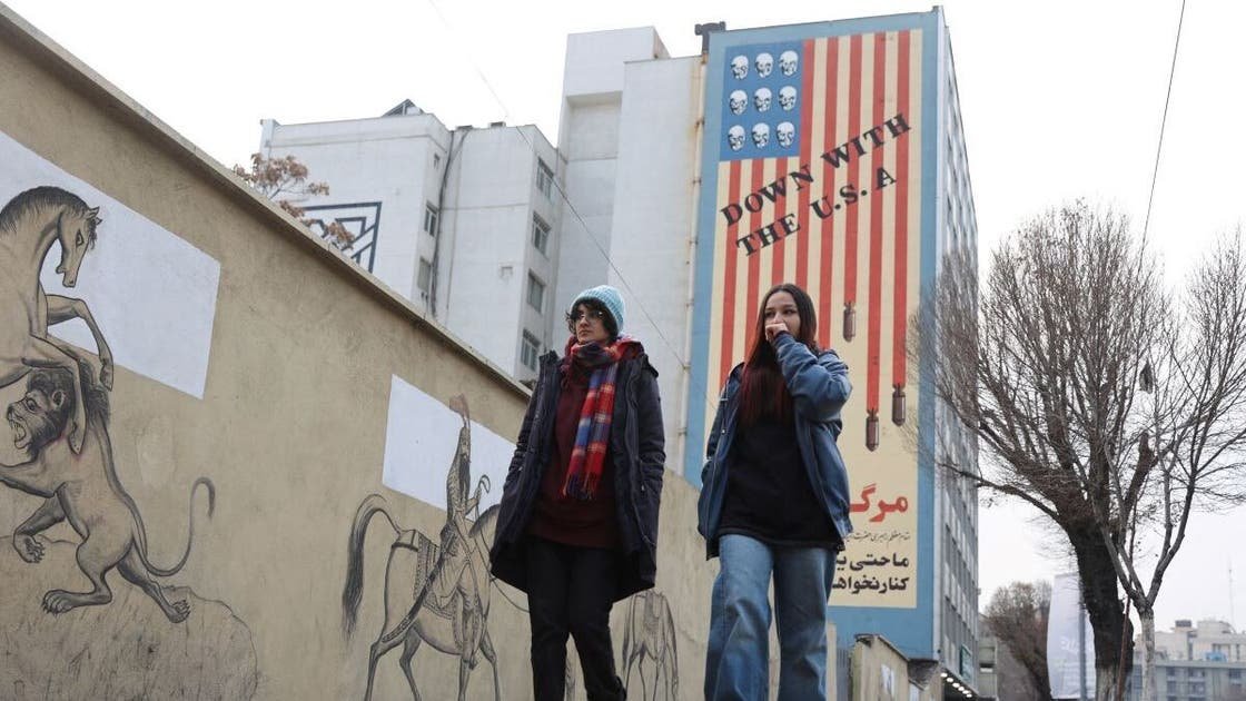 Hogaamiyayaasha Iran ayaa la halgamaya sidii ay u soo afjari lahaayeen mudaaharaadyada, tallaabada Mareykanka ee Venezuela ayaa kicisay cabsi