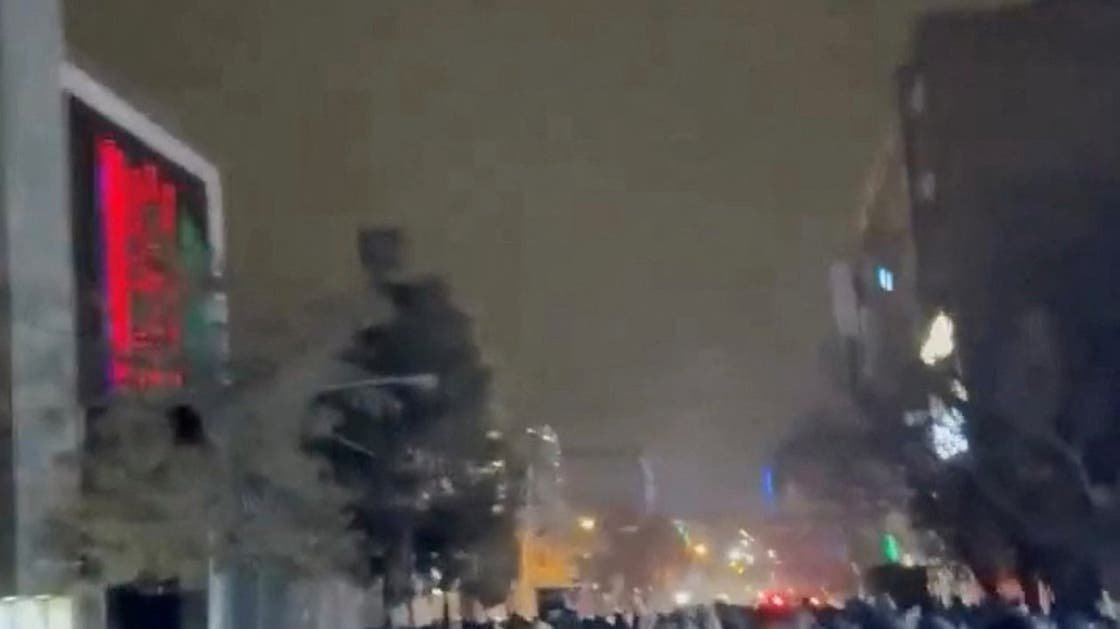 Kooxda Xuquuqda Aadanaha ayaa sheegtay in ugu yaraan 648 qof ay ku dhinteen dibadbaxyada ka socda dalka Iiraan