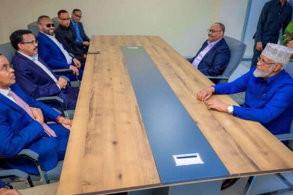 Mohamed Abdullahi Farmaajo, Said Abdullahi Deni iyo Ahmed Mohamed Islam oo Wada Tashiyo Xasaasi ah ka Yeeshay Arrimaha Doorashooyinka