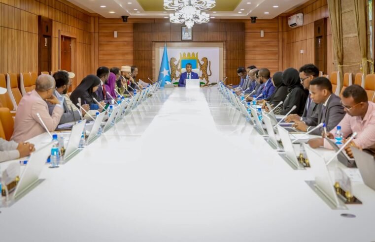 Kulan uu Guddoomiyay Ra’iisulwasaare Xamse oo Diiradda Lagu Saaray Bilicda Caasimadda