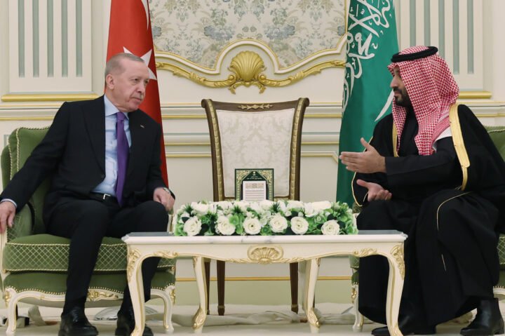 Riyadh iyo Ankara ayaa kala saxiixday heshiis iskaashi oo lagu hagaajinayo xiriirka labada dal