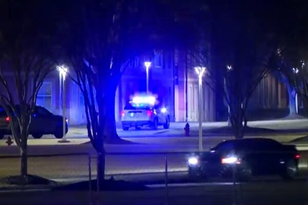 Toogasho ka dhacday Jaamacadda Gobolka South Carolina ayaa waxaa ku dhintay laba qof, mid kalena waa ku dhaawacmay