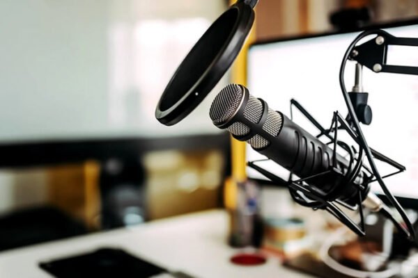 Adduunka oo Maanta u Dabaaldegaya Maalinta Raadiyaha Adduunka