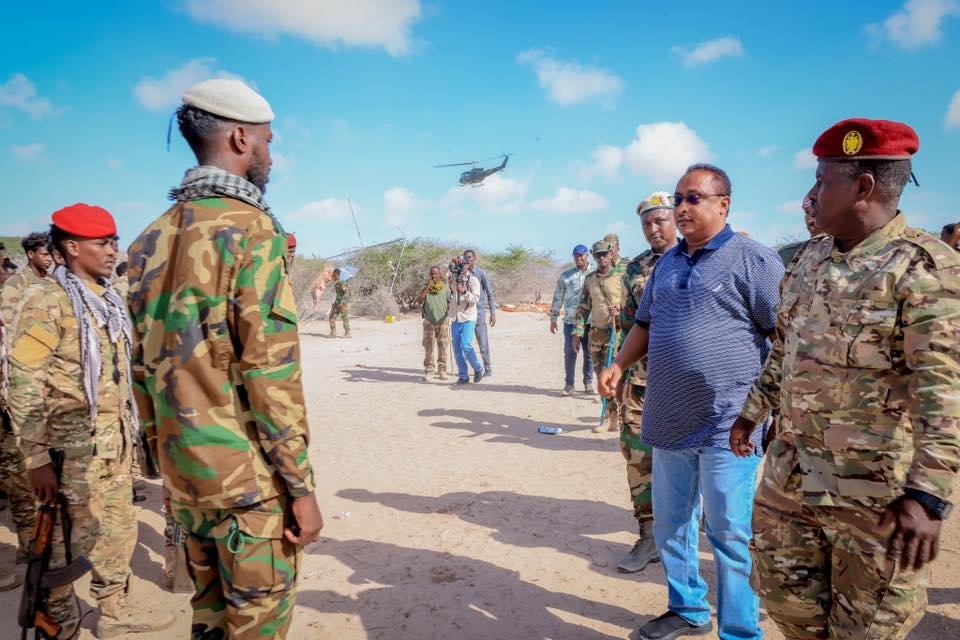 Duqa Muqdisho oo Ciidamada Qaranka kula Afuray Furimaha Dagaalka