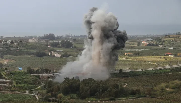 Aoun oo ka tirsan Lubnaan ayaa ka digay weerarka Israa’iil ee buundada ‘horudhac u ah duullaanka dhulka’