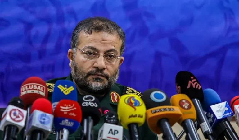 Waa kuma Gholamreza Soleimani, taliyihii ciidamada Basij ee Iiraan?