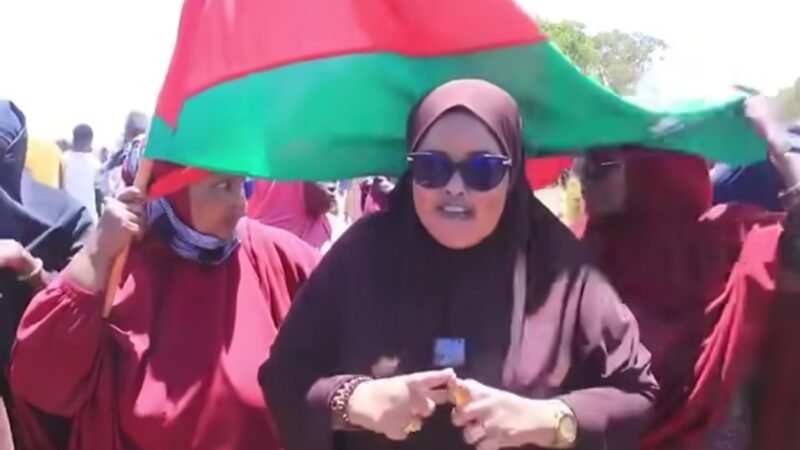 Raxweyn ma ahan Raxweyntii hore” – Guddoomiyaha Ururka Haweenka Baydhabo oo fariin adag diray