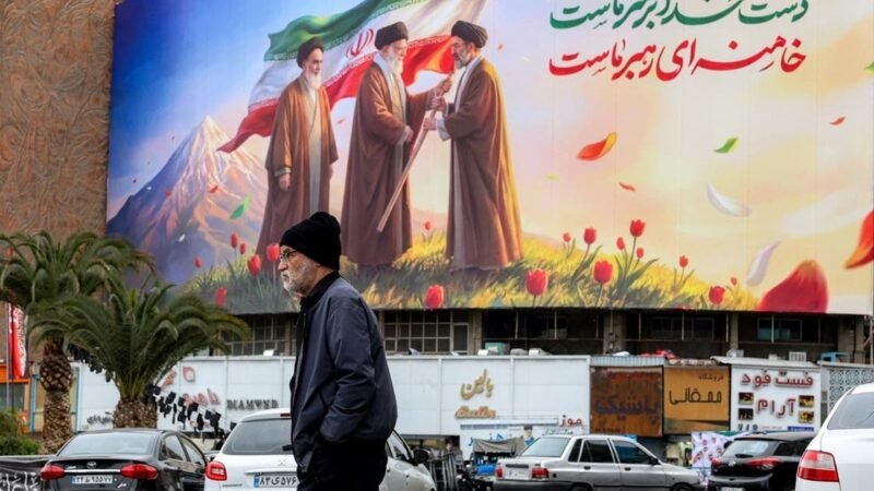 Milatariga Iiraan ayaa ku hanjabay inay weerari doonaan bartilmaameedyada dhaqaalaha ee Mareykanka iyo Israa’iil ee gobolka ka dib markii bangigu uu weeraray