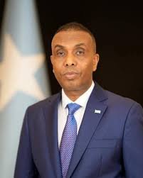 “Go’aan rasmi ah: Xamse Cabdi Barre oo xil ka qaaday wasiirro horey u iscasilay