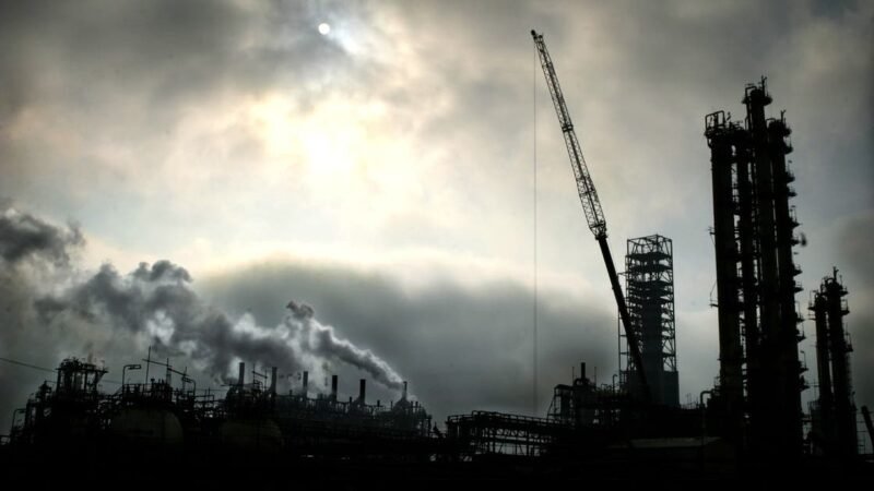 Duqeymo ay geysteen Mareykanka iyo Israa’iil ayaa lagu weeraray xarunta batroolka ee Iiraan.