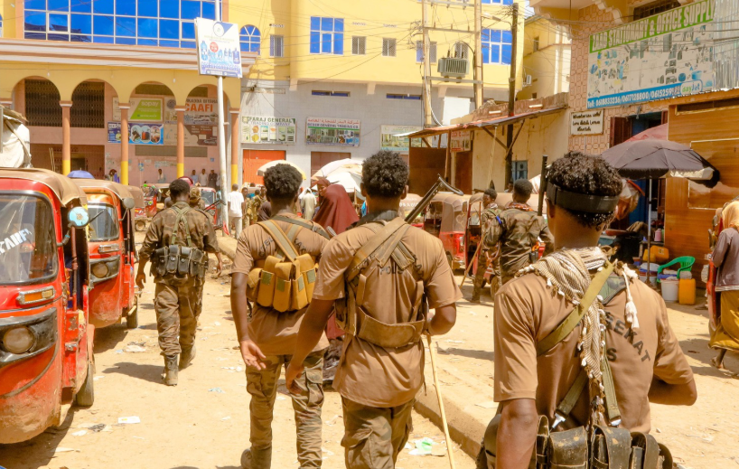 Ciidamo badan oo lagu daadiyay Magaalada Baydhabo kadib bannaanbaxyo ka dhacay