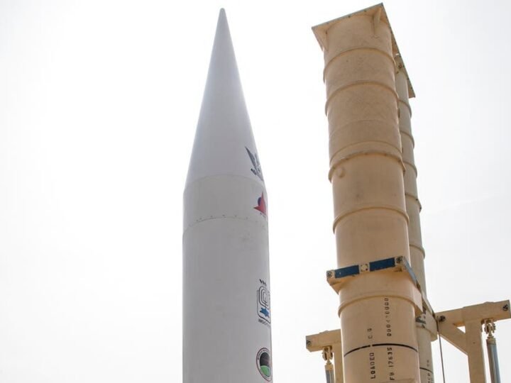 Israa’iil ayaa sheegtay inay kor u qaadayso wax soo saarka gantaalada Arrow ee ka hortaga gantaalada