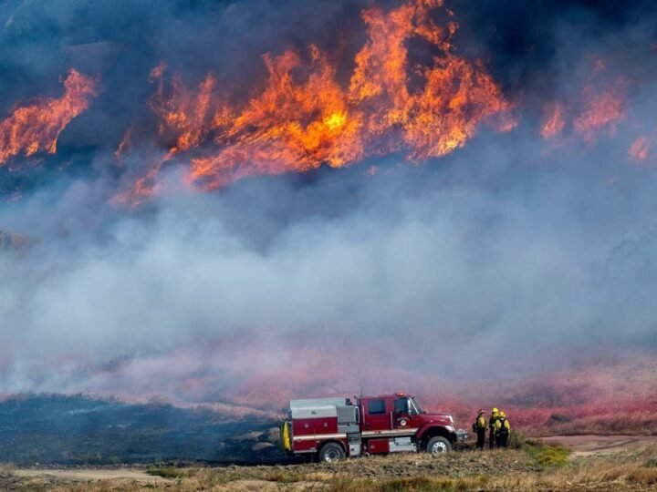 Dab xoog leh oo si xawli ah u koraya oo ka kacay Koonfurta California ayaa sababay daadgureyn