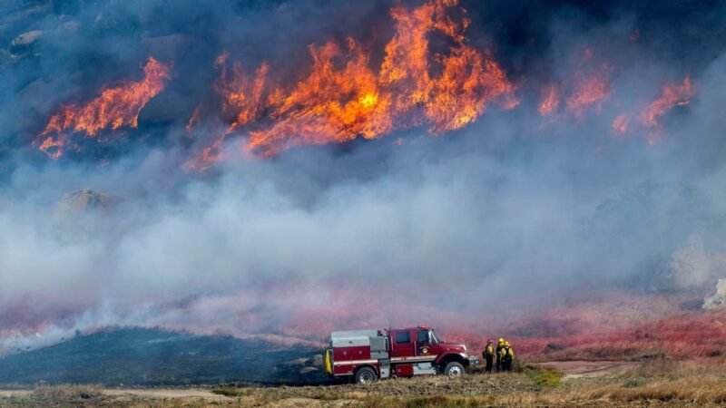 Dab xoog leh oo si xawli ah u koraya oo ka kacay Koonfurta California ayaa sababay daadgureyn