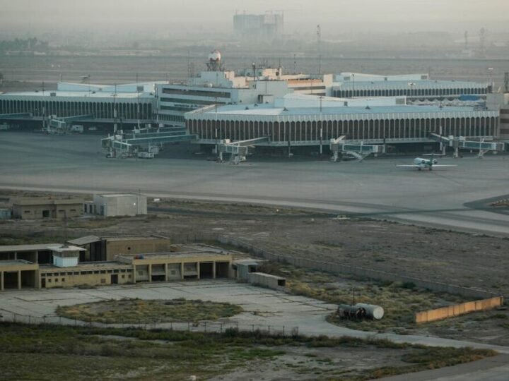 Sarkaal ka tirsan Ciraaq ayaa sheegay in diyaarad aan duuliye lahayn oo aan duuliye lahayn ay ku burburtay meel u dhow diblomaasiyiinta Mareykanka ee garoonka diyaaradaha ee Baqdaad