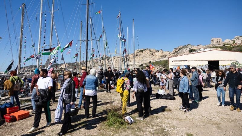 Doomaha Faransiiska oo ku biiraya markabka gargaarka ee Gaza