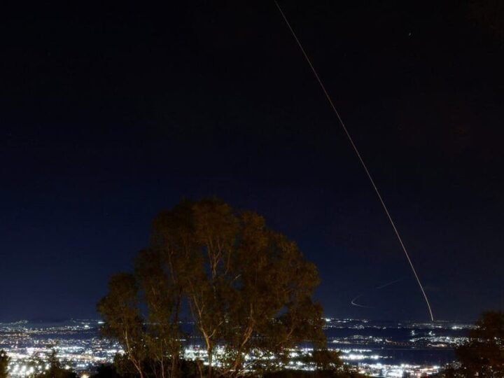 Israa’iil oo sheegtay in difaaca cirka uu ka jawaabayo gantaal laga soo riday Yemen