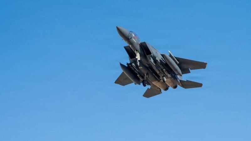 Trump ayaa sheegay in laba duuliye oo Mareykan ah ay ku soo badbaadiyeen Iiraan ka dib markii uu waqti kama dambays ah u qabtay heshiiska